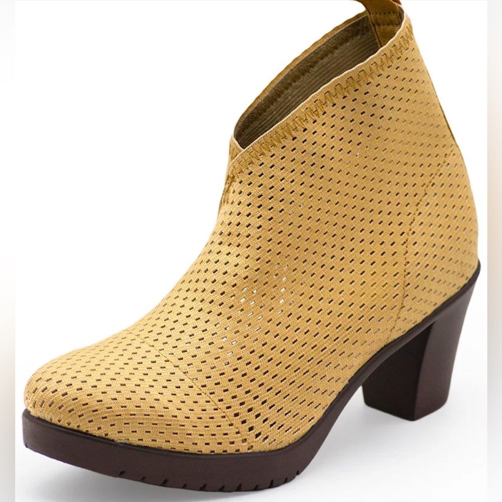 Charleston Shoe Co @ Size 8 boot, Never Worn! Very COMFORTABLE stretch top